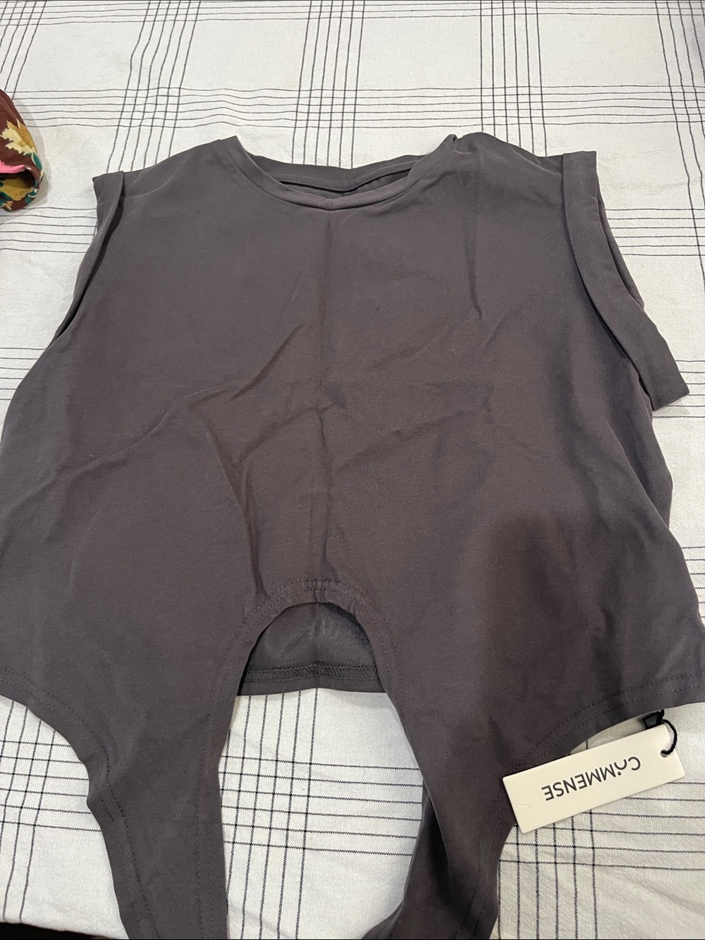 Commense Black Sleeveless Crop Tee
